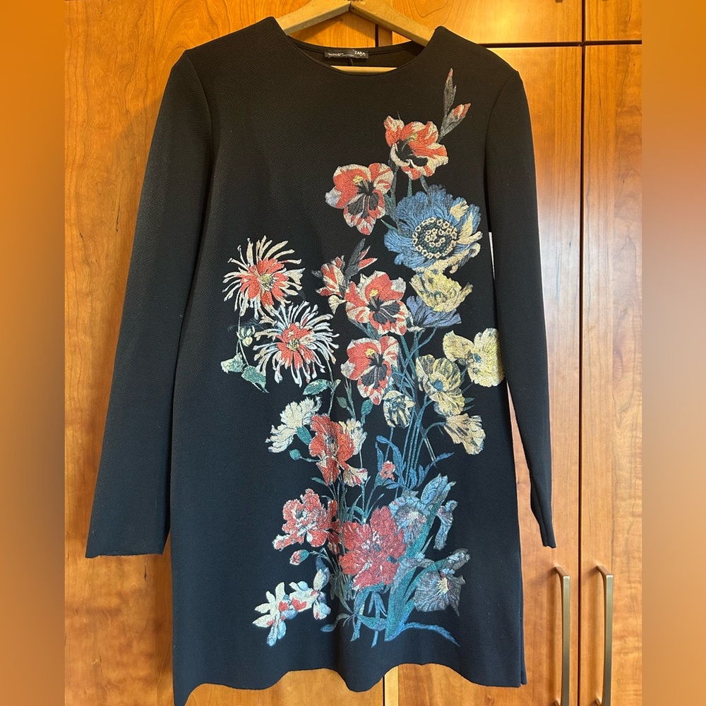 Zara mini dress size S sparkly flower print